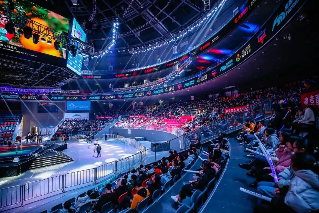 中脱颖而出 中脱颖而出